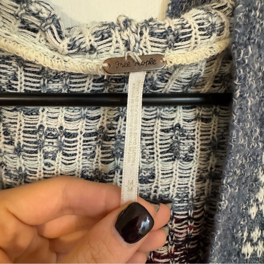 Cozy Patterned Knit Cardigan - Picture 4 of 5